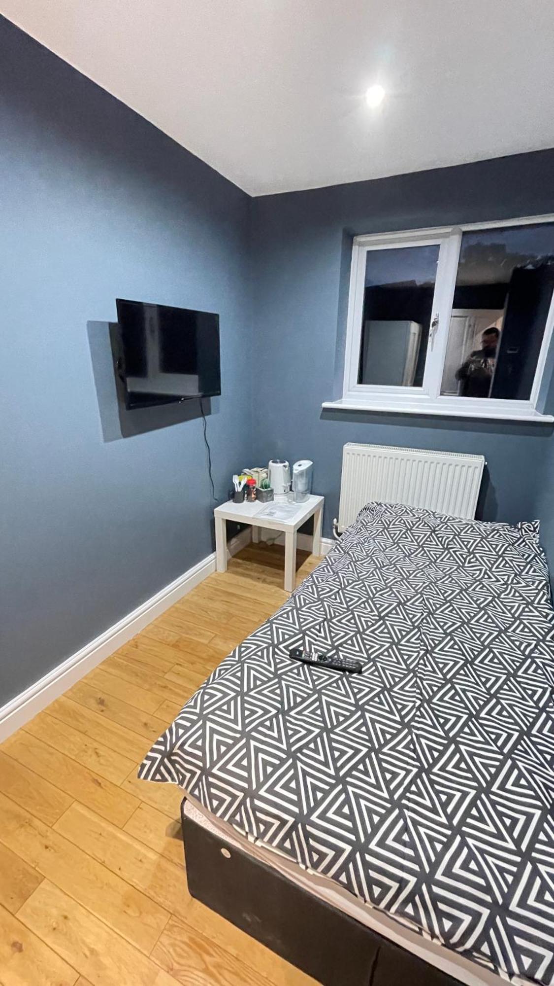 Apartment & Rooms In London クロイドン エクステリア 写真